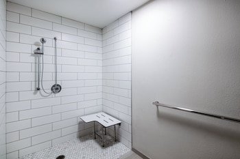 Holiday Inn Express & Suites Turlock - Highway 99