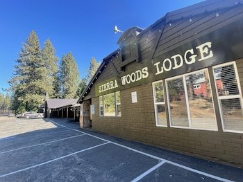 Sierra Woods Lodge