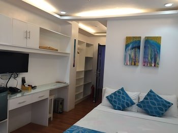 Skylodge Resort
