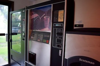 Snelling Motel