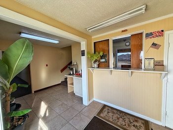 Laketree Inn And Suites Marion