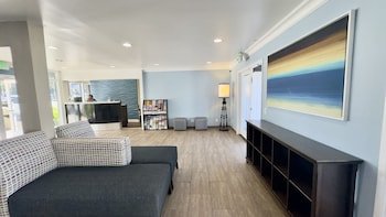 Marina Village Inn