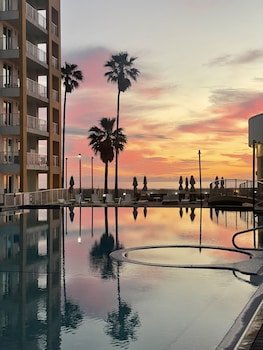 Peninsula Island Resort & Spa