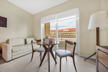 Peninsula Island Resort & Spa