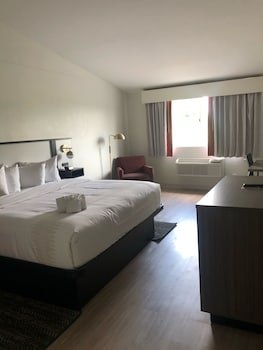Ramada by Wyndham Whitehall/Allentown