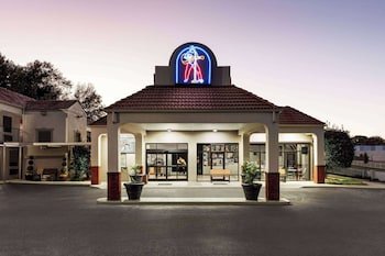 Days Inn by Wyndham Memphis at Graceland