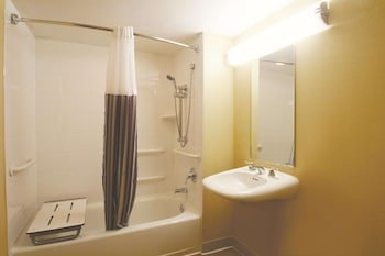 La Quinta Inn & Suites by Wyndham Coral Springs South