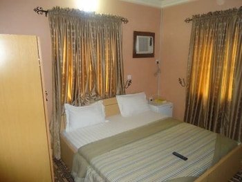 Newton Hotel