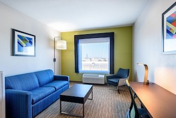 Holiday Inn Express & Suites Bastrop