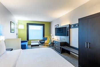 Holiday Inn Express & Suites Bastrop