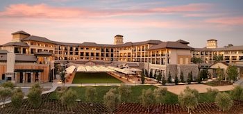 Grand Reserve at The Meritage Resort