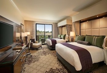 Grand Reserve at The Meritage Resort