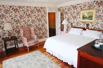 Colony Hotel