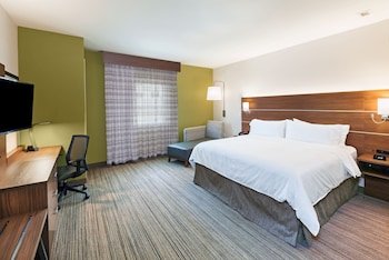 Holiday Inn Express & Suites Lenexa Overland Park Area