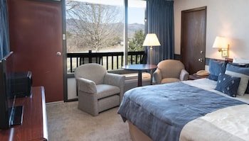Highland Manor Inn and Conference Center