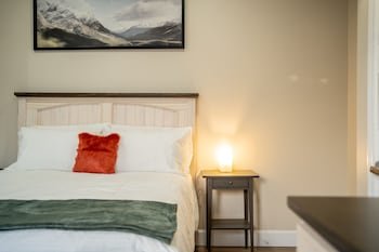 Riverside Inn
