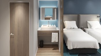 Holiday Inn Express Dalian Golden Pebble Beach An IHG Hotel