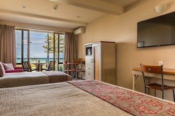 Pebble Beach Motor Inn