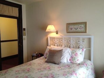 Riverside Hot Springs Inn