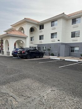 Holiday Inn Express & Suites Phoenix - Mesa West