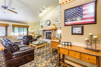AmericInn by Wyndham Hampton