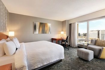 Courtyard By Marriott Tysons Mclean