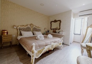 Roh Suites