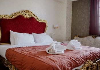 Roh Suites