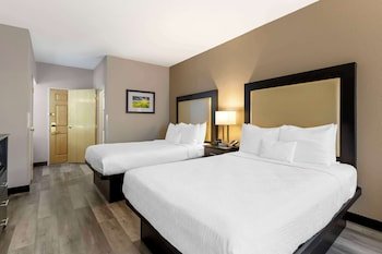 Best Western Plus Des Moines West Inn & Suites