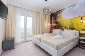 Aqua Luxury Suites