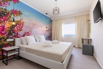 Aqua Luxury Suites