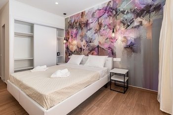 Aqua Luxury Suites