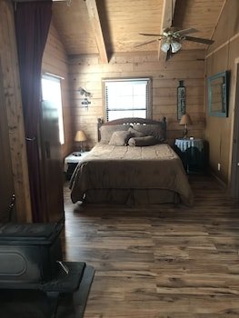 A Peace of Heaven Cabins And RV