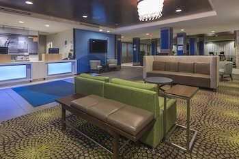 Holiday Inn Express Hotel & Suites Hays