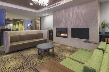 Holiday Inn Express Hotel & Suites Hays