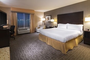 Holiday Inn Express Hotel & Suites Hays