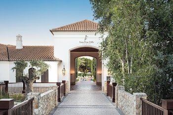 Pine Cliffs Residence, a Luxury Collection Resort