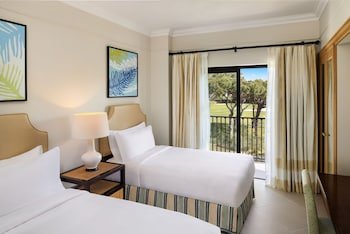Pine Cliffs Residence, a Luxury Collection Resort