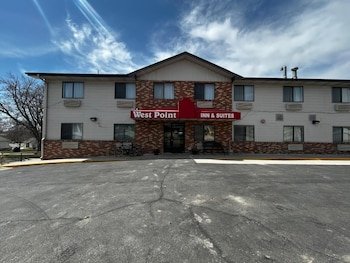 Super 8 by Wyndham West Point