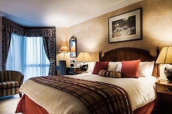 Blunsdon House Hotel