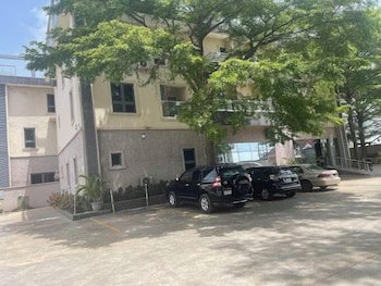 Carlton Gate Xclusive Hotel