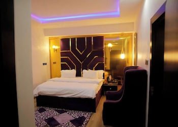 Carlton Gate Xclusive Hotel