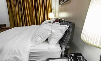 Carlton Gate Xclusive Hotel