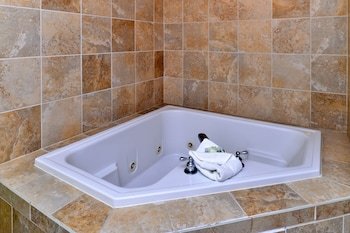 Holiday Inn Express & Suites Indianapolis West - Airport Area