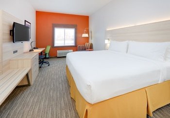 Holiday Inn Express & Suites Burleson/Ft. Worth