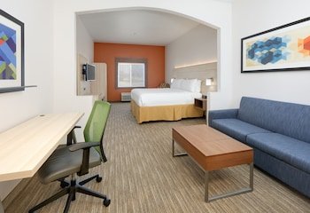 Holiday Inn Express & Suites Burleson/Ft. Worth