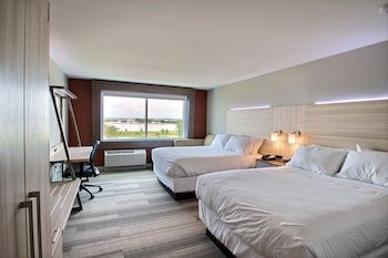Holiday Inn Express & Suites Fond Du Lac