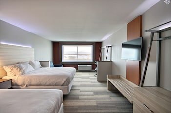Holiday Inn Express & Suites Fond Du Lac