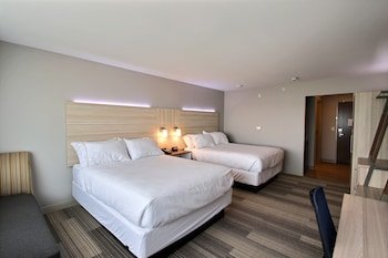 Holiday Inn Express & Suites Fond Du Lac