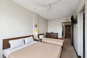 Governor Forbes Inn by ZEN Rooms